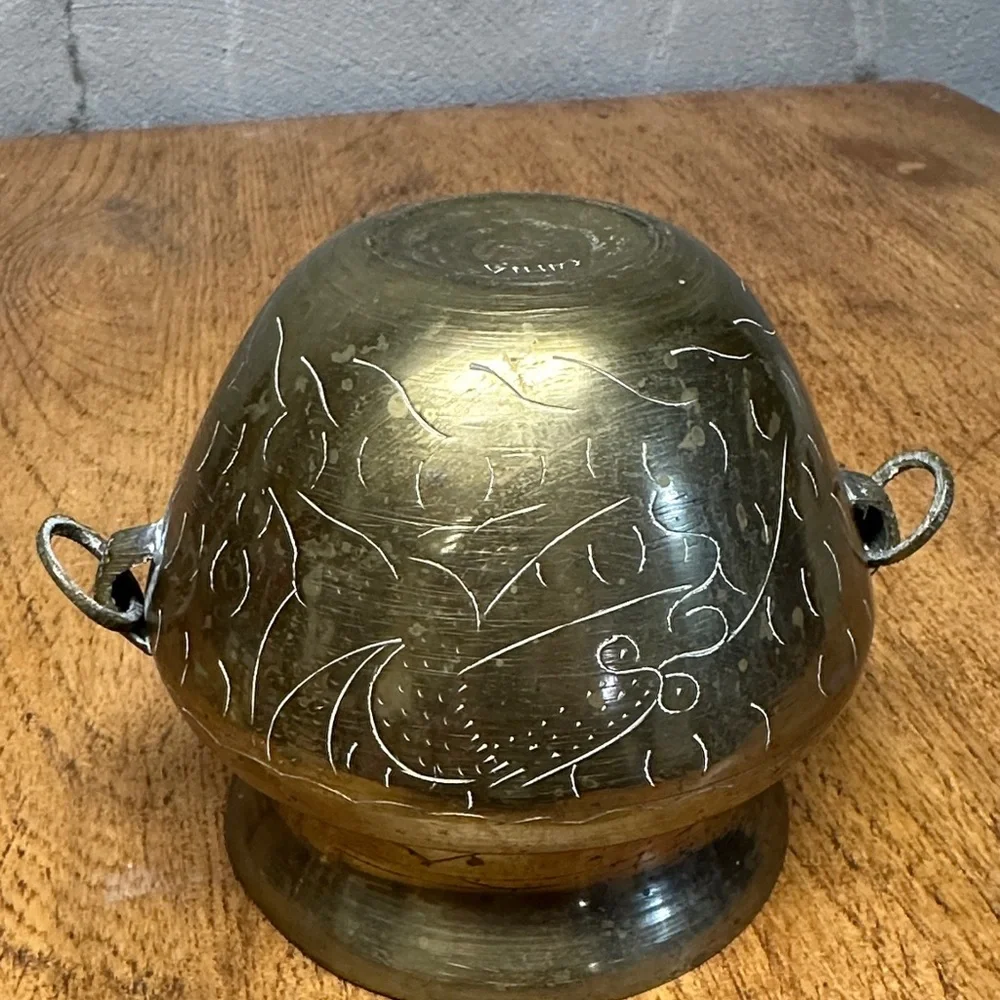 Brass elegant vase